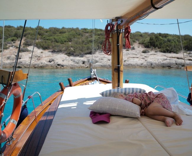 Rent a boat cruising spetses . Discover Greece on board a Spetses Cruising luxury boat